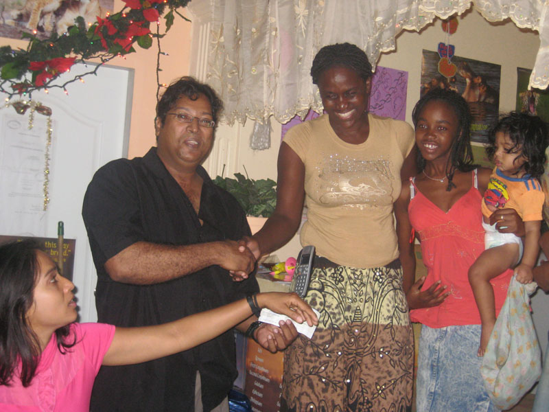Gift For Life Foundation Christmas Day 2009 photograph 15