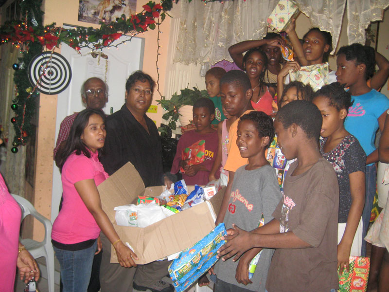 Gift For Life Foundation Christmas Day 2009 photograph 18