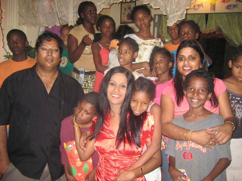 Gift For Life Foundation Christmas Day 2009 photograph 22