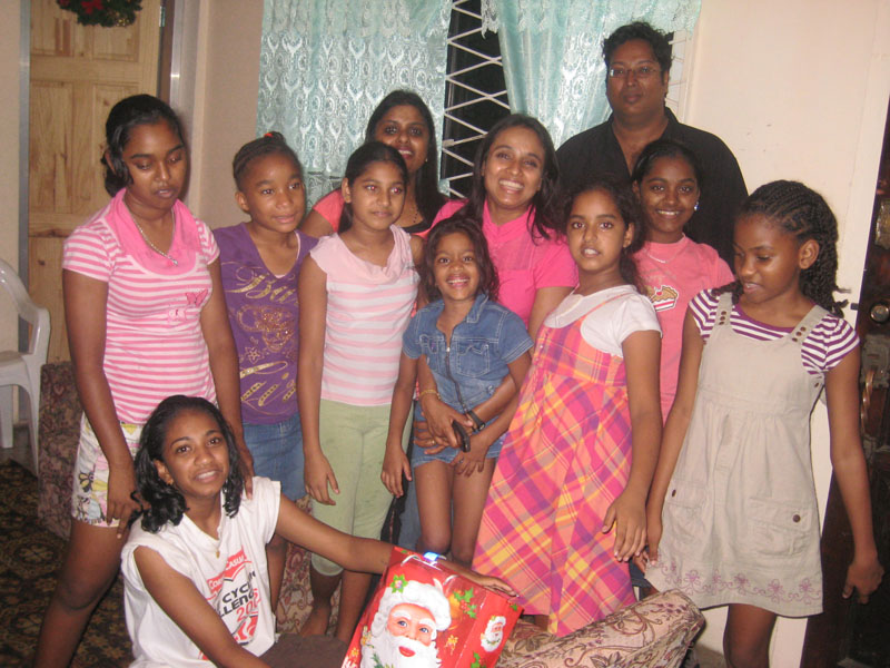 Gift For Life Foundation Christmas Day 2009 photograph 34