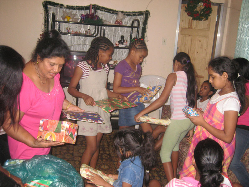 Gift For Life Foundation Christmas Day 2009 photograph 36