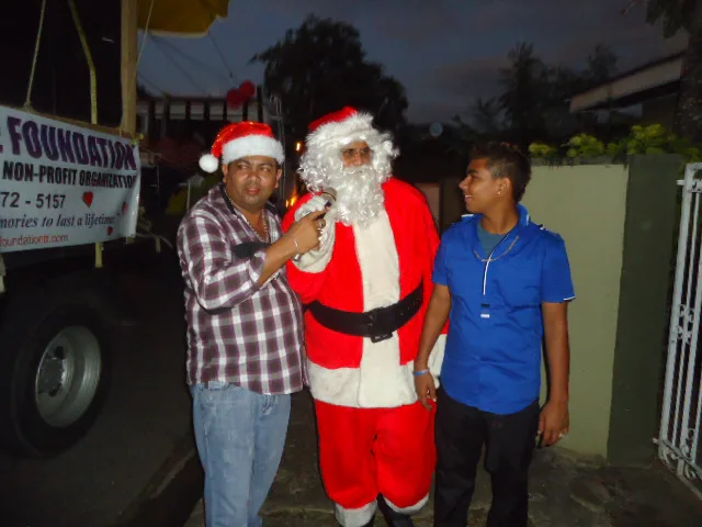 Photograph 87 from Christmas Motorcade 2014