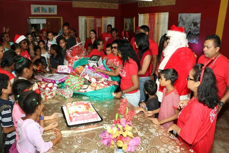 Photograph 6 from Motorcade 2019 – 10th Year of Christmas Cheer by Gift For Life Foundation