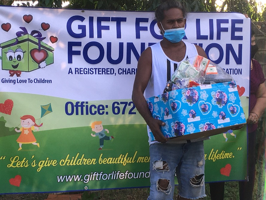 Gift For Life Foundation Distributes Food Hampers