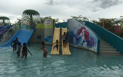 Gift For Life Foundation encourages children to play at water park